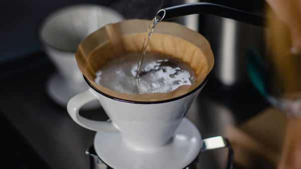 Ceramic vs Plastic Coffee Drippers: Which One Should You Choose?